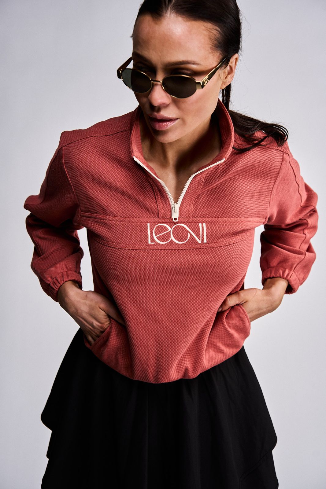 Tutustu laadukkaisiin naisten golfvaatteisiin. Tyylikkäät golfhameet ja asut, jotka yhdistävät mukavuuden ja suorituskyvyn.