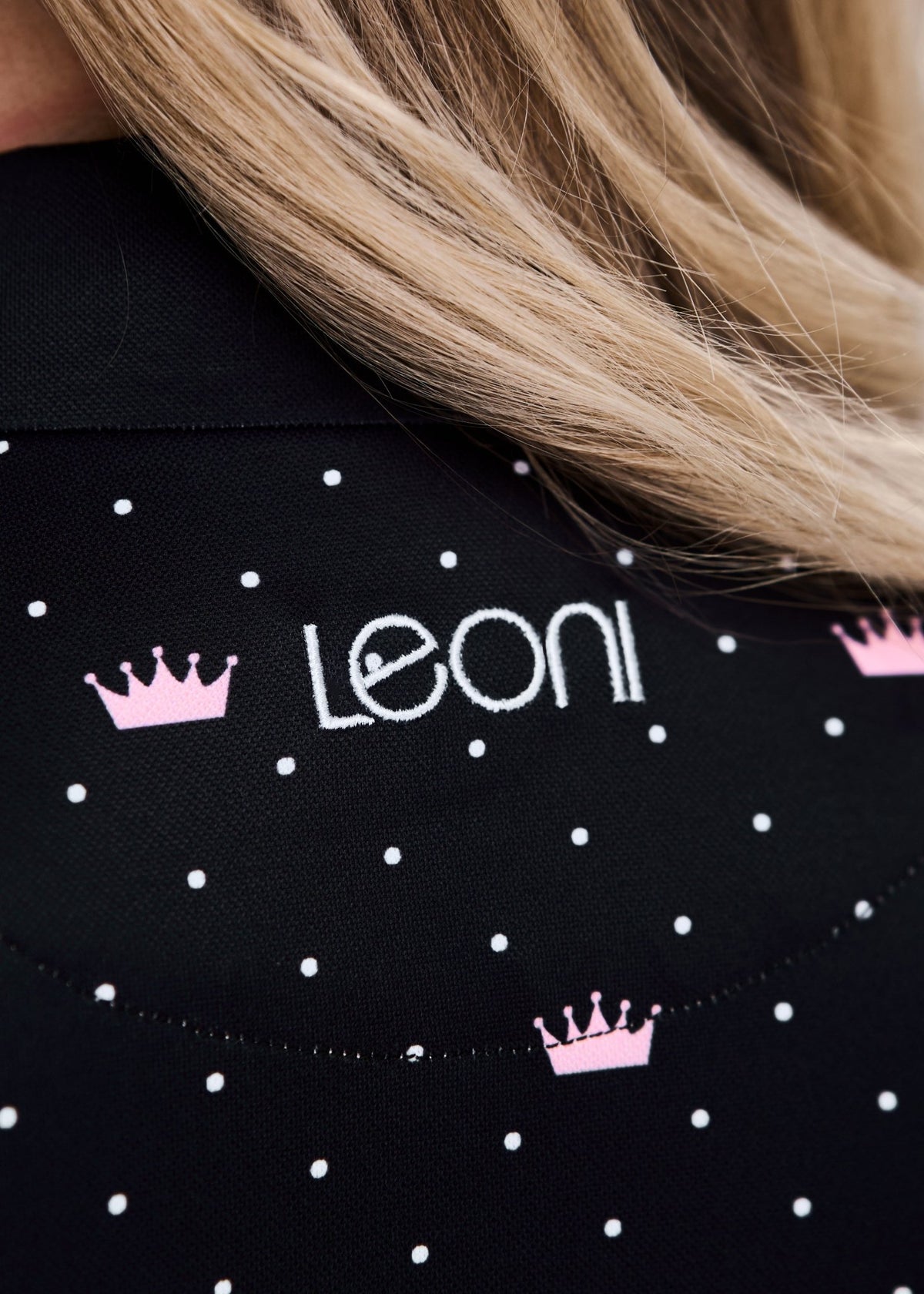 Naisten Royal Black tee - Leoni