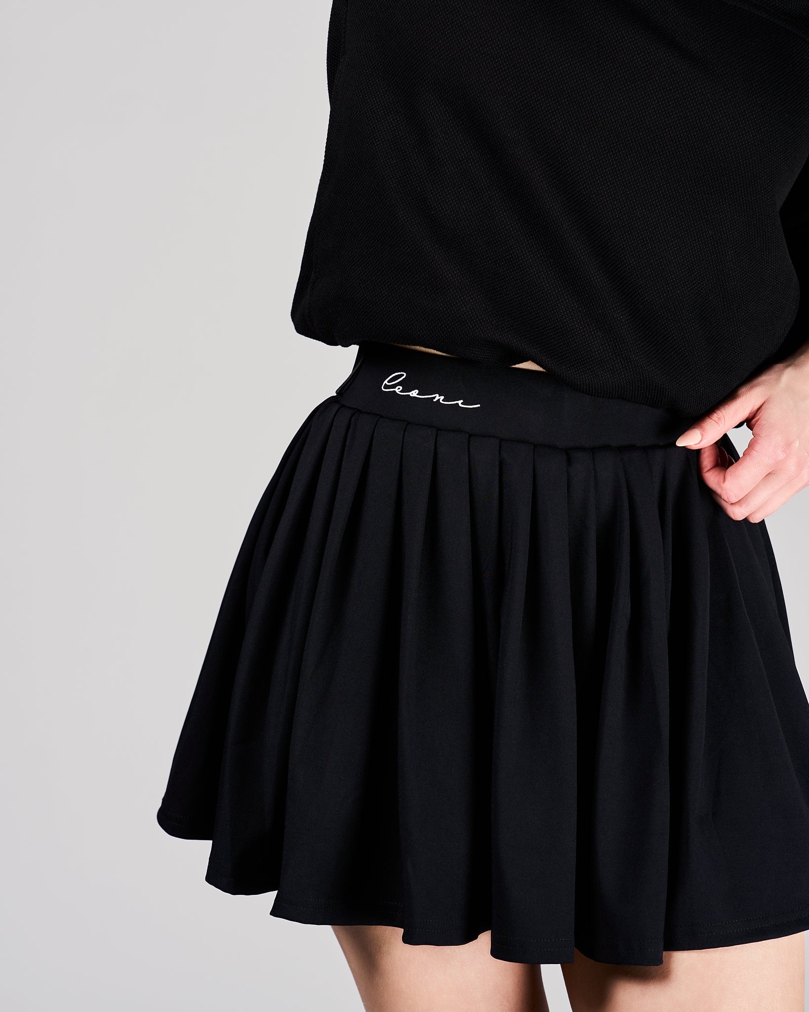 Women's Lilt Golf Skirt Black - Leoni