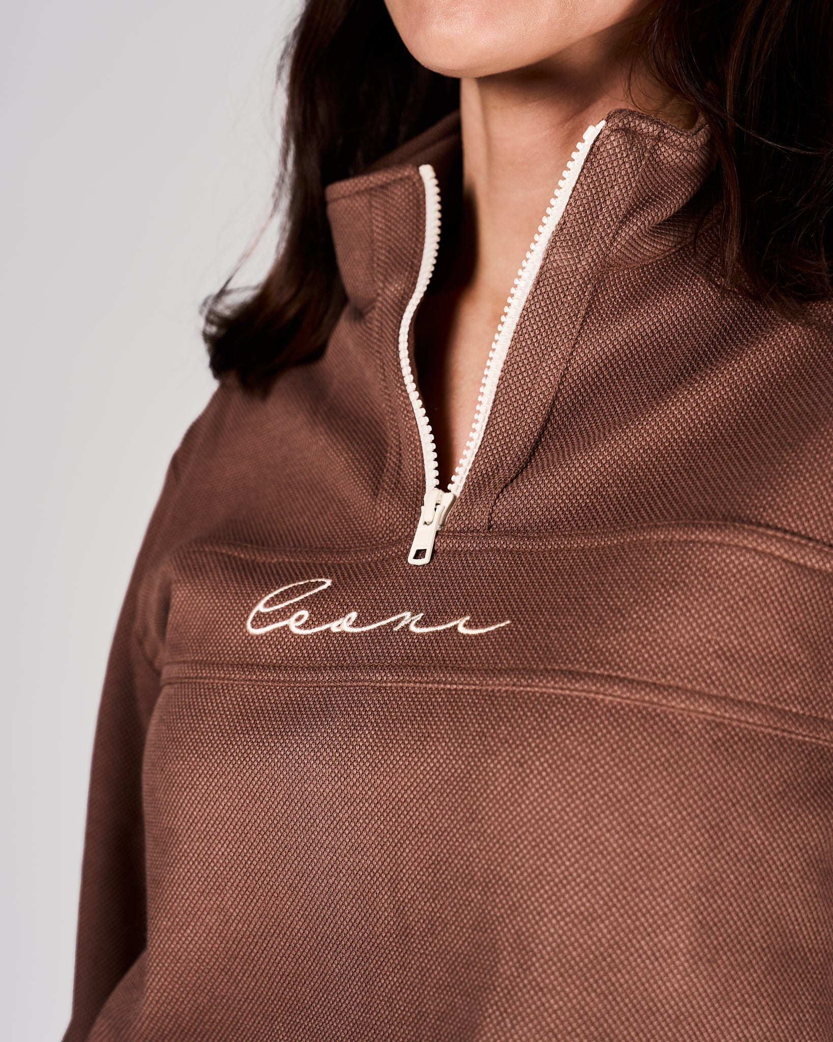 Women's Piqué Q - Zip Mocha - Leoni